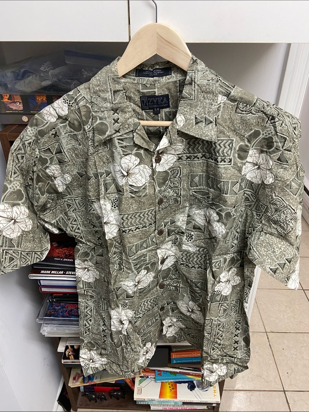 Vintage Zyka Olive Green Floral Camp-Collar Button-Down Shirt